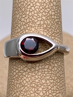 *Кольцо р.17 Гранат арт. R00205-641 Вес 3,47 г - фото 336316