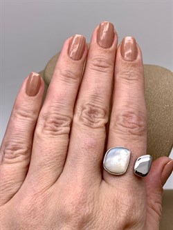 *Кольцо р.18 Белый Перламутр арт. RB-R01926-X-W-PN-X-X-123 вес 3,74 г - фото 337372