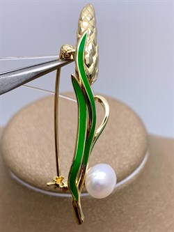 *Брошь Колосок Белый Жемчуг Эмаль арт. PI-Br02435-X-L-PN-Gg-X-802 вес 6,4 г - фото 337443 *Брошь Колосок Белый Жемчуг Эмаль арт. PI-Br02435-X-L-PN-Gg-X-802 вес 6,4 г - фото 337443