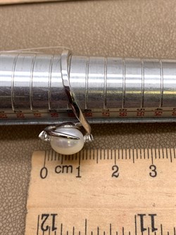 *Кольцо р.18,5 Белый Жемчуг арт. PI-R02529-X-W-W-X-W-659 вес 3,38 г - фото 337484