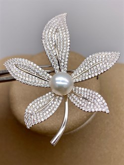 *Брошь Белый Жемчуг Фианит арт. PI-Br02434-X-W-PN-X-W-949 вес 8,3 г - фото 337530 *Брошь Белый Жемчуг Фианит арт. PI-Br02434-X-W-PN-X-W-949 вес 8,3 г - фото 337530