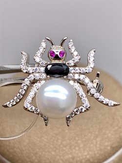 *Брошь Белый Жемчуг арт. PI-Br02400-X-W-PN-X-Mix-202 вес 3,1 г - фото 337556 *Брошь Белый Жемчуг арт. PI-Br02400-X-W-PN-X-Mix-202 вес 3,1 г - фото 337556