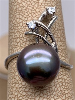 *Кольцо р.18 Черный Жемчуг д.10,5*11мм арт. 1.0285.0.b-320 Вес 3,65 г - фото 337723 *Кольцо р.18 Черный Жемчуг д.10,5*11мм арт. 1.0285.0.b-320 Вес 3,65 г - фото 337723