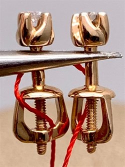 *Пусеты Белый Бр цв Красное арт. 23618-100-785 (вес 1,18 г) - фото 338901 *Пусеты Белый Бр цв Красное арт. 23618-100-785 (вес 1,18 г) - фото 338901