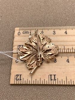 *Брошь Белый Фианит цв Красное арт. 04-0080-00-401-1110-33-786 вес 5,52 гр - фото 343457