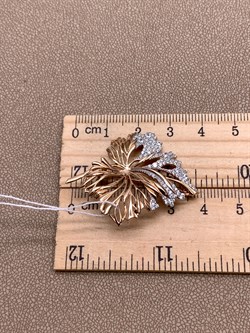 *Брошь Белый Фианит цв Красное арт. 04-0080-00-401-1110-33-786 вес 5,52 гр - фото 343458