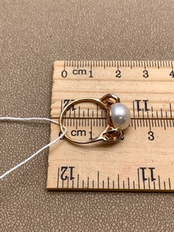 *Кольцо р.16 д.9-9,5 Белый Жемчуг цв Красное арт. 1.0243.0.b-235 Вес 2,72 г - фото 345645