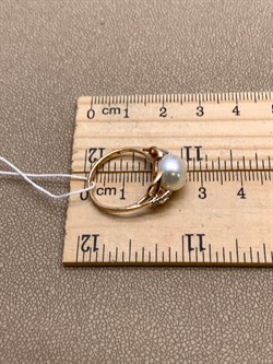 *Кольцо р.16,5 Белый Жемчуг д.9-9,5 цв Красное арт. 1.0242.0.b-568 Вес 3,5 г - фото 345709