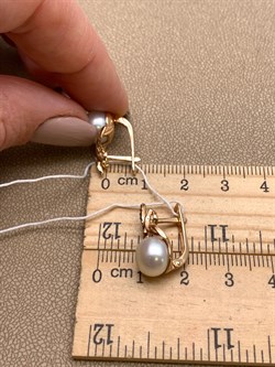 *Серьги Белый Жемчуг д.9-9,5 цв Красное арт. 2.0242.1.b-575 Вес 4,98 г - фото 345714