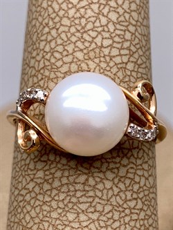 *Кольцо р.17  д.9-9,5 Белый Жемчуг цв Красное арт. 1.0244.0.b-984 Вес 3,03 г - фото 345754 *Кольцо р.17  д.9-9,5 Белый Жемчуг цв Красное арт. 1.0244.0.b-984 Вес 3,03 г - фото 345754