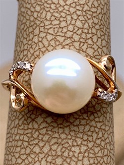 *Кольцо р.16 д.9-9,5 Белый Жемчуг цв Красное арт. 1.0244.0.b-483 Вес 2,9 г - фото 345764 *Кольцо р.16 д.9-9,5 Белый Жемчуг цв Красное арт. 1.0244.0.b-483 Вес 2,9 г - фото 345764