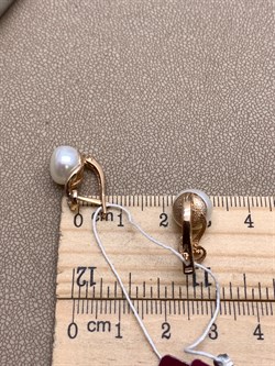 *Серьги д.8,5-9 Белый Жемчуг цв Красное арт. 2.0244.1.b-506 Вес 5,06 г - фото 345773 *Серьги д.8,5-9 Белый Жемчуг цв Красное арт. 2.0244.1.b-506 Вес 5,06 г - фото 345773