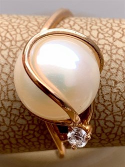 *Кольцо р.17,5 Белый Жемчуг д.10-10,5 цв Красное арт. 1.0422.0.b-449 Вес 3,41 г - фото 345792 *Кольцо р.17,5 Белый Жемчуг д.10-10,5 цв Красное арт. 1.0422.0.b-449 Вес 3,41 г - фото 345792