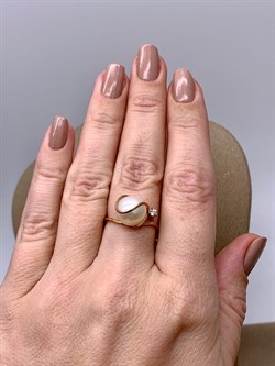 *Кольцо р.17,5 Белый Жемчуг д.10-10,5 цв Красное арт. 1.0422.0.b-449 Вес 3,41 г - фото 345795 *Кольцо р.17,5 Белый Жемчуг д.10-10,5 цв Красное арт. 1.0422.0.b-449 Вес 3,41 г - фото 345795