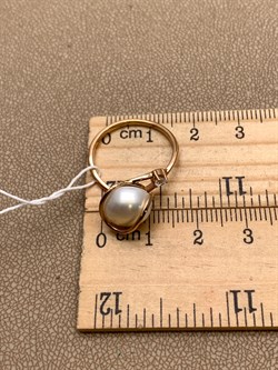 *Кольцо р.17,5 Белый Жемчуг д.10-10,5 цв Красное арт. 1.0422.0.b-449 Вес 3,41 г - фото 345797 *Кольцо р.17,5 Белый Жемчуг д.10-10,5 цв Красное арт. 1.0422.0.b-449 Вес 3,41 г - фото 345797