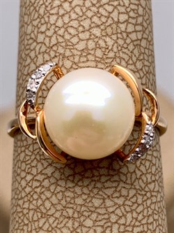 *Кольцо р.16,5 Белый Жемчуг д.9-9,5 цв Красное арт. 1.0237.0.b-719 Вес 3,02 г - фото 345844