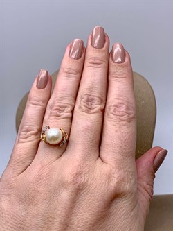 *Кольцо р.16,5 Белый Жемчуг д.9-9,5 цв Красное арт. 1.0237.0.b-719 Вес 3,02 г - фото 345845 *Кольцо р.16,5 Белый Жемчуг д.9-9,5 цв Красное арт. 1.0237.0.b-719 Вес 3,02 г - фото 345845