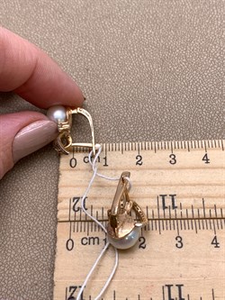 *Серьги Белый Жемчуг д.9-9,5 цв Красное арт. 2.0154.0.b-730 Вес 5,45 г - фото 345882