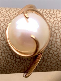 *Кольцо р.17 Белый Жемчуг д.9,5-10 цв Красное арт. 1.0423.0.b-944 Вес 3,28 г - фото 345897 *Кольцо р.17 Белый Жемчуг д.9,5-10 цв Красное арт. 1.0423.0.b-944 Вес 3,28 г - фото 345897