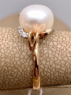 *Кольцо р.16 Белый Жемчуг д.9-9,5 цв Красное арт. 1.0245.0.b-780 Вес 3,04 г - фото 345971 *Кольцо р.16 Белый Жемчуг д.9-9,5 цв Красное арт. 1.0245.0.b-780 Вес 3,04 г - фото 345971