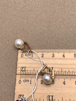 *Серьги Белый Жемчуг д.9-9,5 цв Красное арт. 2.0245.1.b-391 Вес 4,6 г - фото 345992