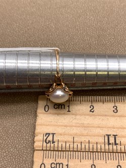 *Кольцо р.16,5  д.8,5-9 Белый Жемчуг цв Красное арт. 1.0240.0.b-943 Вес 2,6 г - фото 346092 *Кольцо р.16,5  д.8,5-9 Белый Жемчуг цв Красное арт. 1.0240.0.b-943 Вес 2,6 г - фото 346092