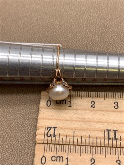 *Кольцо р.17 д.8,5-9 Белый Жемчуг цв Красное арт. 1.0240.0.b-936 Вес 2,89 г - фото 346102 *Кольцо р.17 д.8,5-9 Белый Жемчуг цв Красное арт. 1.0240.0.b-936 Вес 2,89 г - фото 346102