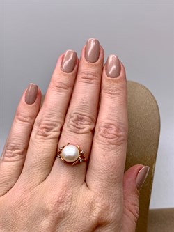 *Кольцо р.17 д.8,5-9 Белый Жемчуг цв Красное арт. 1.0240.0.b-936 Вес 2,89 г - фото 346107 *Кольцо р.17 д.8,5-9 Белый Жемчуг цв Красное арт. 1.0240.0.b-936 Вес 2,89 г - фото 346107