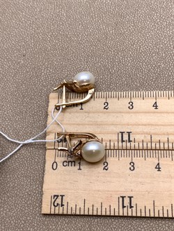 *Серьги д.9-9,5  Белый Жемчуг цв Красное арт. 2.0240.1.b-545 Вес 5,17 г - фото 346116 *Серьги д.9-9,5  Белый Жемчуг цв Красное арт. 2.0240.1.b-545 Вес 5,17 г - фото 346116