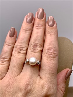 *Кольцо р.17,5 Белый Жемчуг д.9-9,5 цв Белое арт. 1.0243.0.b-690 Вес 3,08 г - фото 346230 *Кольцо р.17,5 Белый Жемчуг д.9-9,5 цв Белое арт. 1.0243.0.b-690 Вес 3,08 г - фото 346230