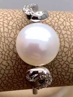 *Кольцо р.18,5 Белый Жемчуг д.9-9,5 цв Белое арт. 1.0243.0.b-942 Вес 2,9 г - фото 346254