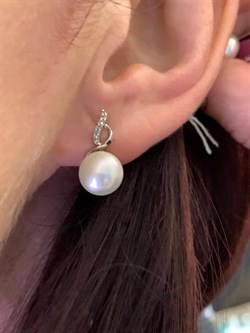 *Серьги Белый Жемчуг д.9-9,5 цв Белое арт. 2.0248.1.b-604 Вес 4,48 г - фото 346330