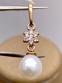 *Кулон Белый Жемчуг д.7,5-8 цв Красное арт. 3.0347.9.d-883 Вес 1,65 г - фото 346358