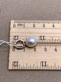 *Кулон Карабин Открывается Белый Жемчуг д.9-9,5 цв Красное арт. 3.1110.0.d-324 Вес 2,06 г - фото 346386 *Кулон Карабин Открывается Белый Жемчуг д.9-9,5 цв Красное арт. 3.1110.0.d-324 Вес 2,06 г - фото 346386