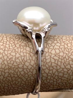 *Кольцо р.16 Белый Жемчуг д.8,5-9 цв Белое арт 1.0240.0.b-056 Вес 2,8 г - фото 346426 *Кольцо р.16 Белый Жемчуг д.8,5-9 цв Белое арт 1.0240.0.b-056 Вес 2,8 г - фото 346426