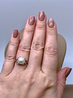 *Кольцо р.16 Белый Жемчуг д.8,5-9 цв Белое арт 1.0240.0.b-056 Вес 2,8 г - фото 346428 *Кольцо р.16 Белый Жемчуг д.8,5-9 цв Белое арт 1.0240.0.b-056 Вес 2,8 г - фото 346428