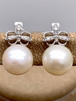 *Серьги Белый Жемчуг д.9-9,5 цв Белое арт. 2.0246.1.b-742 Вес 4,78 г - фото 346454 *Серьги Белый Жемчуг д.9-9,5 цв Белое арт. 2.0246.1.b-742 Вес 4,78 г - фото 346454