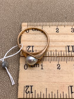 *Кольцо р.18,5 д.6,5-7 Белый Жемчуг цв Красное арт. 1.0676.0.d-892 Вес 3,06 г - фото 346651