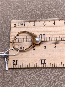 *Кольцо р.18,5 д.6,5-7 Белый Жемчуг цв Красное арт. 1.0676.0.d-892 Вес 3,06 г - фото 346652