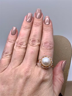 *Кольцо р.20 Белый Жемчуг д.12-12,5 цв Красное арт. 1.0831.0.b-631 Вес 5,04 г - фото 347147 *Кольцо р.20 Белый Жемчуг д.12-12,5 цв Красное арт. 1.0831.0.b-631 Вес 5,04 г - фото 347147