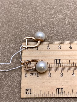 *Серьги Белый Жемчуг д.10-10,5 цв Красное арт. 2.0815.0.b-324 Вес 5,32 г - фото 347229 *Серьги Белый Жемчуг д.10-10,5 цв Красное арт. 2.0815.0.b-324 Вес 5,32 г - фото 347229