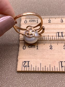 *Кольцо р.18 Белый Жемчуг д.11,5-12 цв Красное арт. 1.0904.0.b-926 Вес 4,53 г - фото 347259