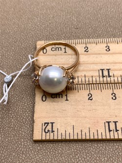 *Кольцо р.18,5 Белый Жемчуг д.12-12,5 цв Красное арт. 1.0832.0.b-884 Вес 5,25 г - фото 347300 *Кольцо р.18,5 Белый Жемчуг д.12-12,5 цв Красное арт. 1.0832.0.b-884 Вес 5,25 г - фото 347300