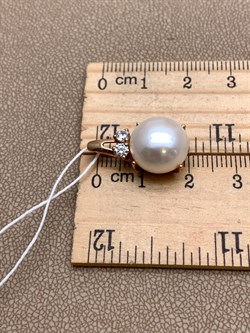 *Кулон Белый Жемчуг д.12-12,5 цв Красное арт. 3.0832.0.b-914 Вес 3,87 г - фото 347306 *Кулон Белый Жемчуг д.12-12,5 цв Красное арт. 3.0832.0.b-914 Вес 3,87 г - фото 347306