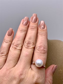 *Кольцо р.17,5 Белый Жемчуг д.10-10,5 цв Красное арт. 1.0966.0.b-435 Вес 3,02 г - фото 347321 *Кольцо р.17,5 Белый Жемчуг д.10-10,5 цв Красное арт. 1.0966.0.b-435 Вес 3,02 г - фото 347321