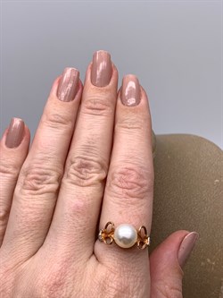 *Кольцо р.18,5 Белый Жемчуг д.8,5-9 цв Красное арт. 1.0247.0.b-485 Вес 2,93 г - фото 347343 *Кольцо р.18,5 Белый Жемчуг д.8,5-9 цв Красное арт. 1.0247.0.b-485 Вес 2,93 г - фото 347343