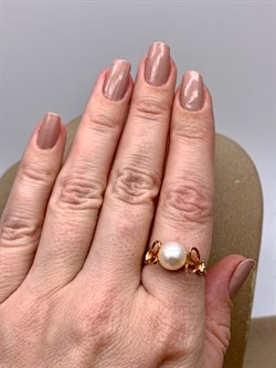 *Кольцо р.18 Белый Жемчуг д.8-8,5 цв Красное арт. 1.0247.0.b-720 Вес 2,87 г - фото 347353 *Кольцо р.18 Белый Жемчуг д.8-8,5 цв Красное арт. 1.0247.0.b-720 Вес 2,87 г - фото 347353