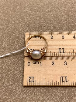 *Кольцо р.16,5 Белый Жемчуг д.9-9,5 цв Красное арт. 1.0249.0.b-627 Вес 3,7 г - фото 347380 *Кольцо р.16,5 Белый Жемчуг д.9-9,5 цв Красное арт. 1.0249.0.b-627 Вес 3,7 г - фото 347380