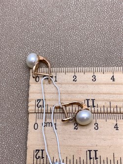 *Серьги Белый Жемчуг д.8-8,5 цв Красное арт. 2.0941.0.b-172 Вес 3,47 г - фото 347408 *Серьги Белый Жемчуг д.8-8,5 цв Красное арт. 2.0941.0.b-172 Вес 3,47 г - фото 347408