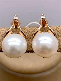 *Серьги Белый Жемчуг д.9-9,5 цв Красное арт. 2.0952.0.b-181 Вес 4,72 г - фото 347411